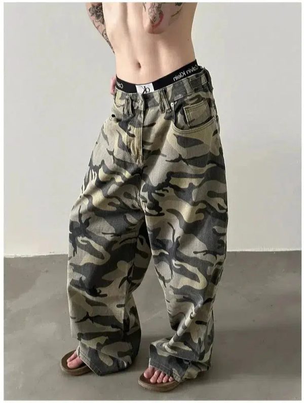 Camo Print Washed Jeans Supply